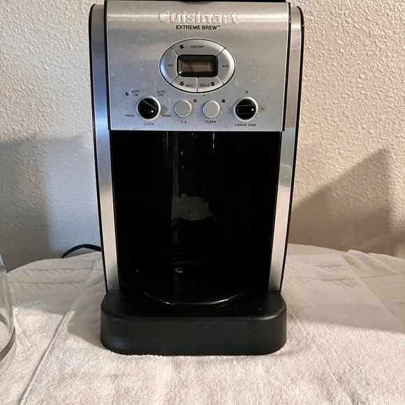 Cuisinart 12-cup Coffee Maker Self-Cleaning Programmable used - Picture 3 of 6